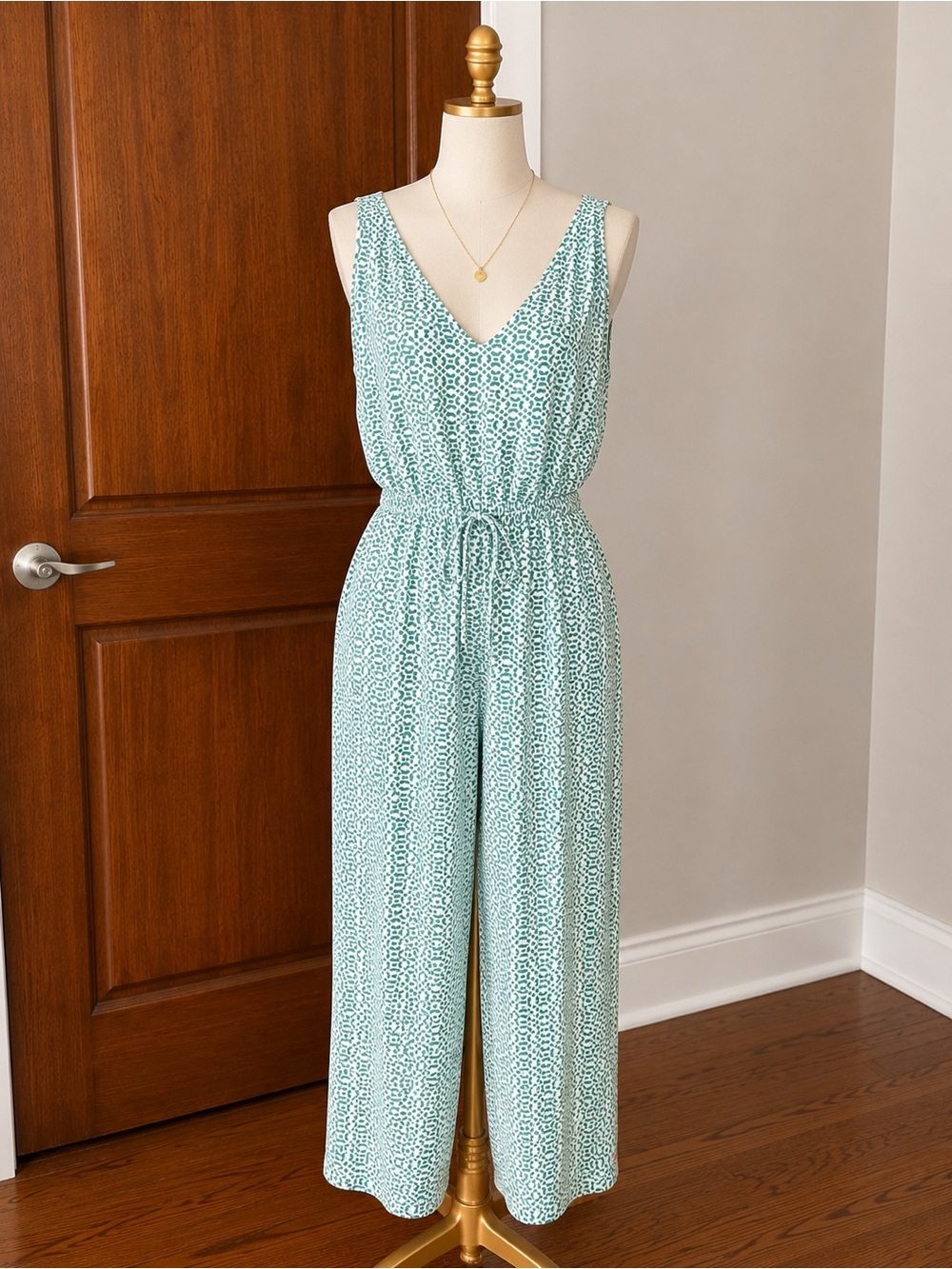 Sleeveless V-Neck Mint Printed Jumpsuit